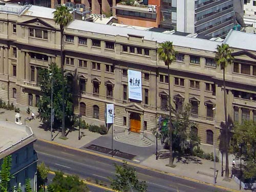 Centro de Extensión de la Universidad Católica - Santiagoando: guía de Santiago - Foto de AHM