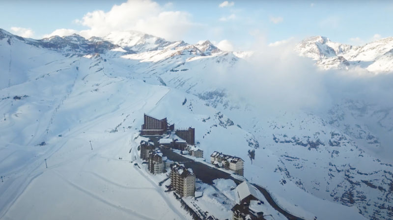 Panorámica de Valle Nevado, uno de los centros de ski más modernos de América Latina - Captura de pantalla del video https://www.youtube.com/watch?v=CAcZcGuM3f8