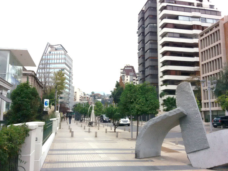 Boulevard La Pastora, un paseo de esculturas detrás del Teatro  Municipal de Las Condes - Foto de AHM